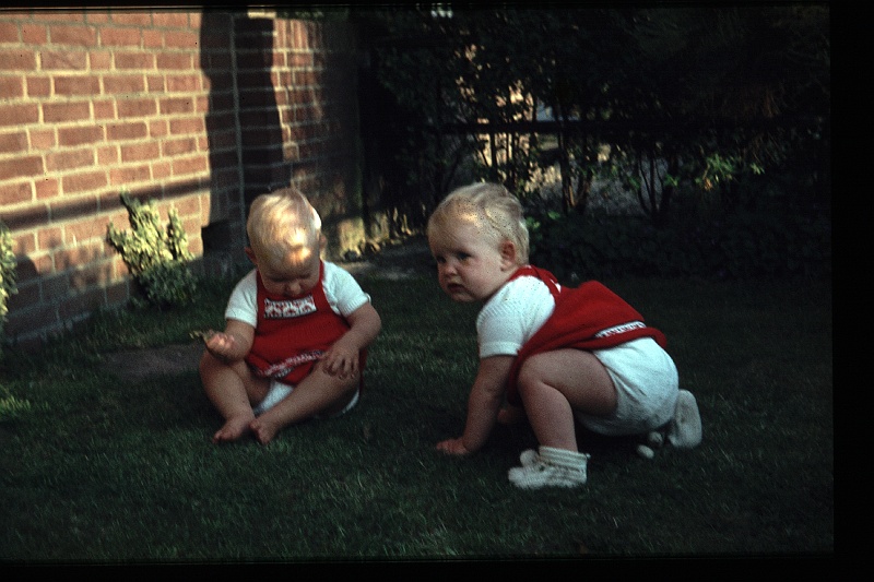 03.Delft sep 1964 Brigitte,Marion.JPG